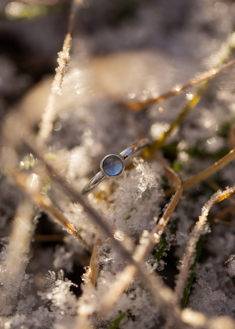 Pierścionek Frost z topazem sky blue